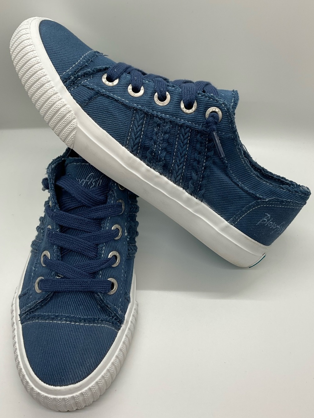 Blowfish Malibu “BLAINE” slip on sneakers washed navy blue Women’s Size 8